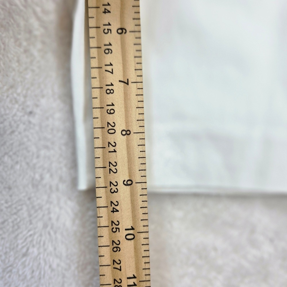 Attyre Petite Samantha Shorts White Bermuda Belted Stretch 122J181 Womens 2P NEW - Picture 4 of 6